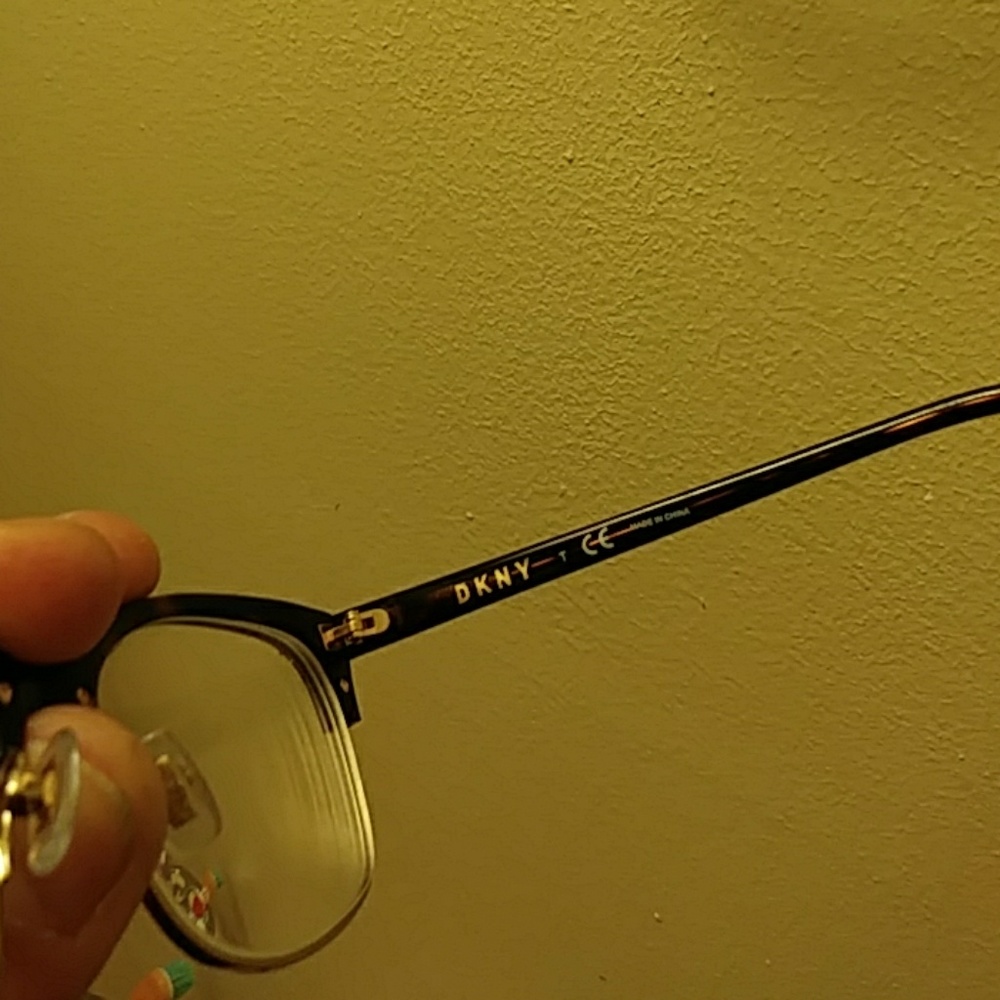 Glasses Rd - Picture 3 of 4